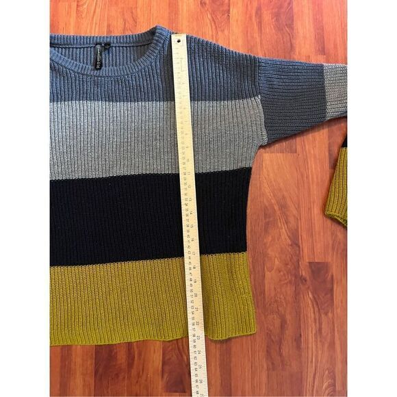 "Alli & Rob"  Multi colored striped oversized sweater. Size large - Picture 6 of 10